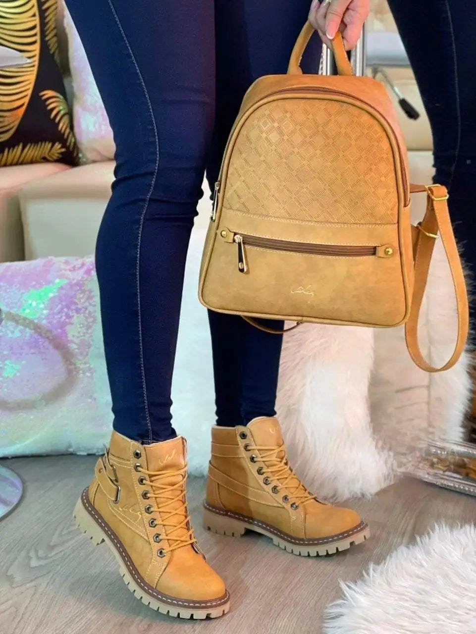 Botas + Bolso que elevan tu estilo al instante